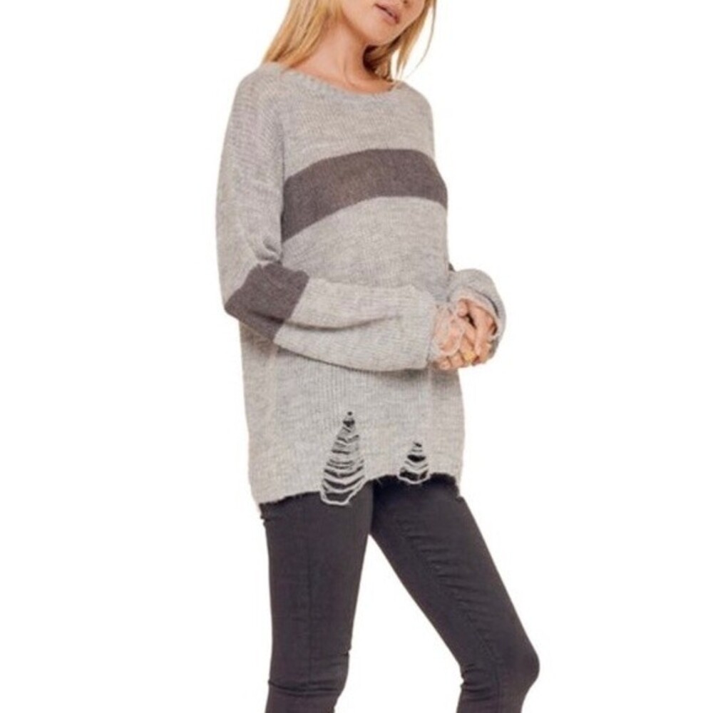 Hem and Thread Distressed Frayed Color Block Sweater Gray Medium - Picture 3 of 12